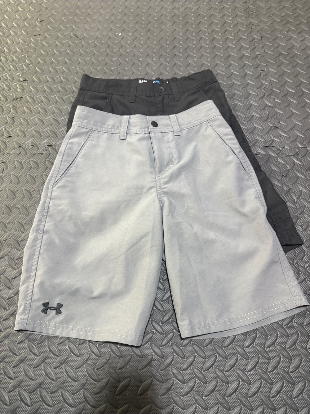 Under Armour & Hawk Boys Light Gray and Black Shorts Bundle Size 8 Small